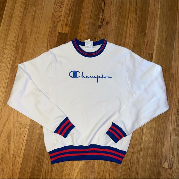 Champion Crewneck - Picture 2 of 3